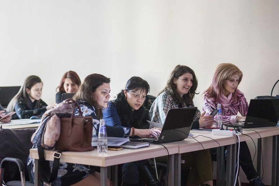 Участие в семинар - практическо обучение за работа с електронен дневник - EDG.bg - ДГ Радомирче - Радомир